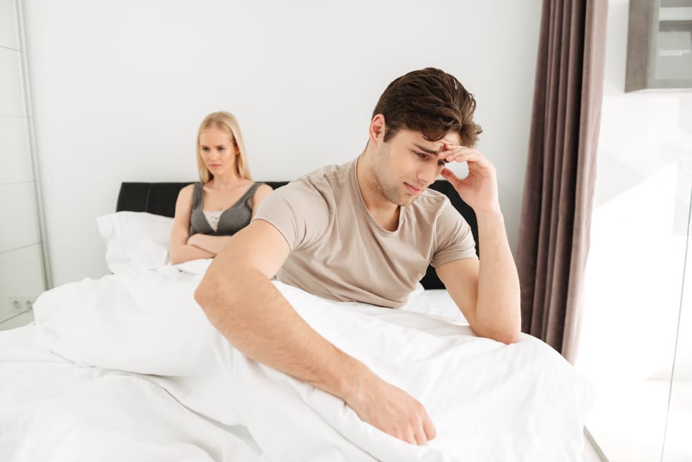 ضعف الانتصاب عند الرجل: الأسباب والعلاج الشامل